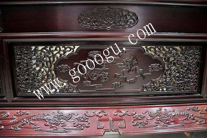 框架上雕刻的圖案生動、形象，又賦吉祥之意！